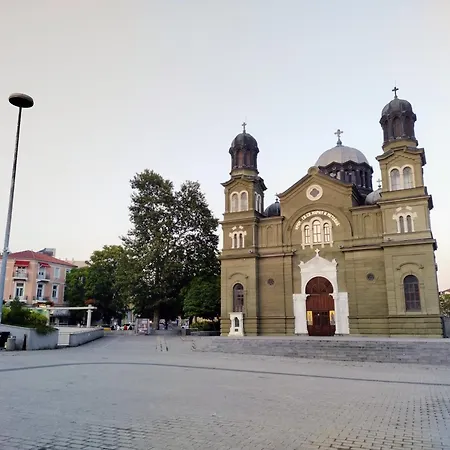 Summer Square - 2 Bedrooms Retro Flat With Great Location, 1st Fl * Burgas