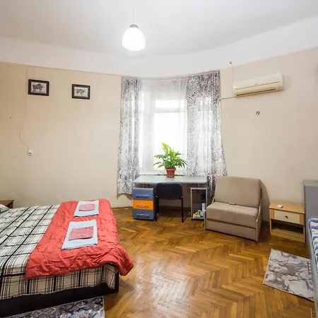 Apartment Summer Square - 2 Bedrooms Retro Flat With Great Location, 1st Fl *