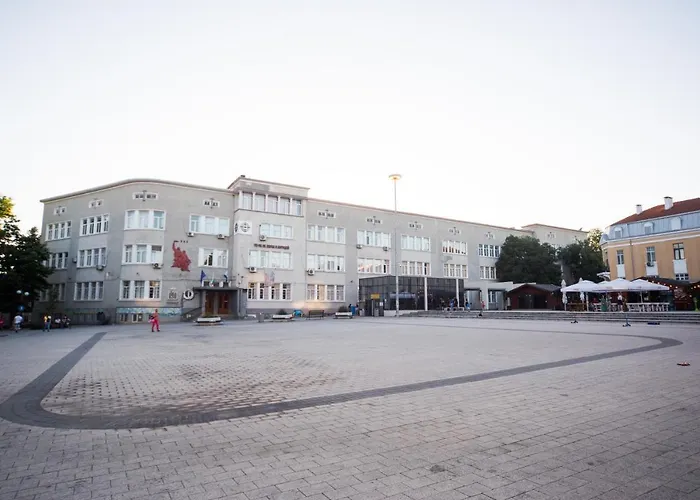 Summer Square - 2 Bedrooms Retro Flat With Great Location, 1st Fl Appartement