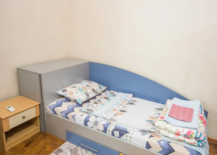 Appartement Summer Square - 2 Bedrooms Retro Flat With Great Location, 1st Fl