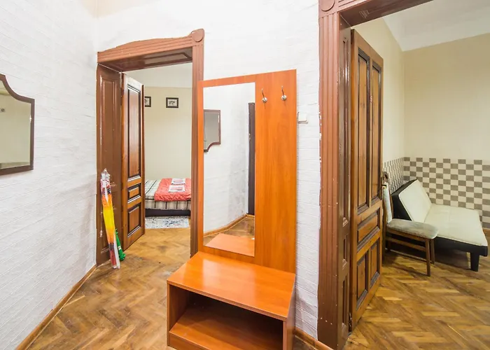 Summer Square - 2 Bedrooms Retro Flat With Great Location, 1st Fl Burgas