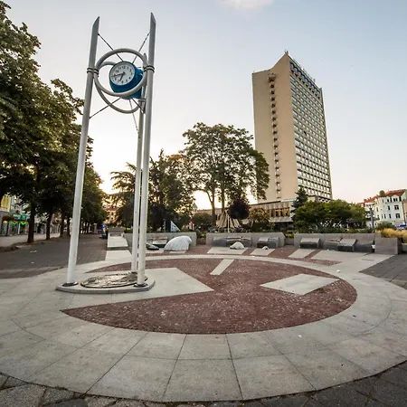 Apartament Summer Square - 2 Bedrooms Retro Flat With Great Location, 1st Fl Burgas City