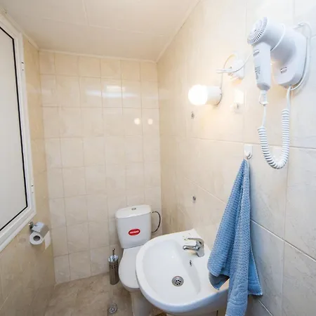 Summer Square - 2 Bedrooms Retro Flat With Great Location, 1st Fl * Burgasz