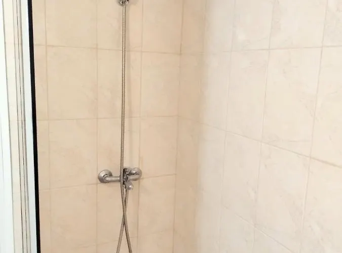 Summer Square - 2 Bedrooms Retro Flat With Great Location, 1st Fl *